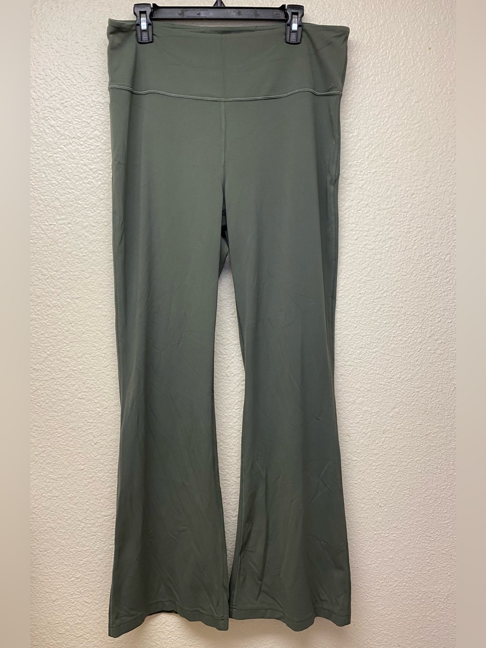 Lululemon Grove Super High-Rise Dark Olive Green Flare Yoga Pants-EUC!!💚💚